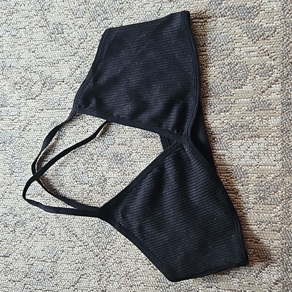 Bralette Black L, but more like a S/M! Straps crisscross in back, new!
